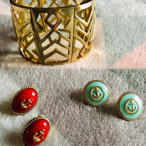 Adjustable gold bracelet and two pair of earrings